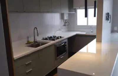 Apartamento em andar alto com 2 dormitórios no cond liv centro de canoas