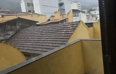 Rua são miguel, sem vista de comunidade! reformado, 2 quartos com vaga no condomínio