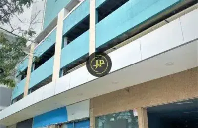 Sala comercial com vaga de garagem na divisa com a praia do canto