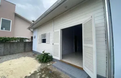 Casa com 3 quartos para alugar na Servidão dos Açorianos, Campeche, Florianópolis