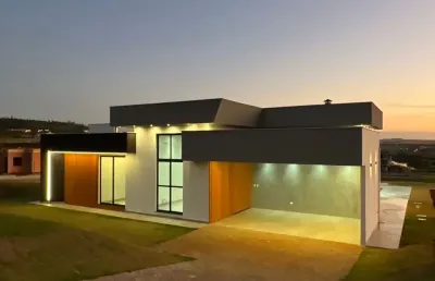 Casa nova no ecovillas do lago com 3 quartos (sendo 1 suíte) perto da portaria com piscina aquecida e cozinha gourmet