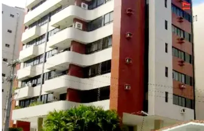 Apartamento com 117m² localizado a duas quadras da praia de  ponta  verde