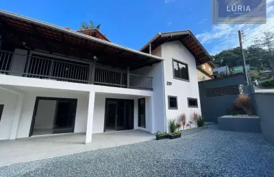 Casa com 5 quartos à venda na Rua Professor Trindade, 237, Água Verde, Blumenau