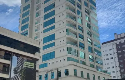 Viva com estilo no litoral catarinense a apenas 250m da praia