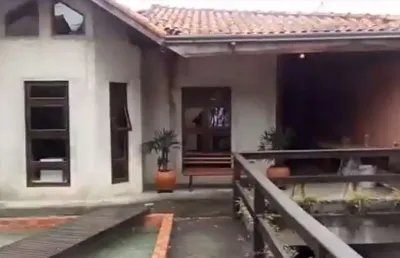 Casa para venda no bairro jardim fonte áurea, localizado na cidade de poá/ sp, ponto de referência fonte áurea.  com 4 dormitórios, sendo 2 suítes, possui 2 banheiros,