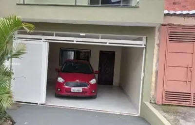 Casa para venda no bairro jardim palmas de itaqua, localizado na cidade de itaquaquecetuba / sp.  com 3 dormitórios, sendo 1 suíte, possui 2 banheiros, 2 vagas de garagem, 1 sala.