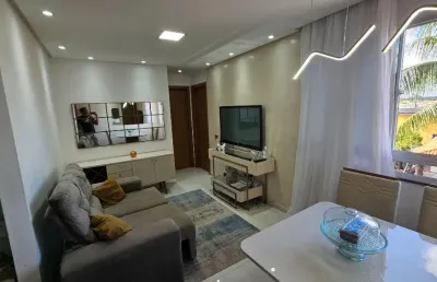 Aluguel barato em camaçari. apartamento 2/4 com armários em condomínio fechado com portaria 24hs, no bairro vila de abrantes.