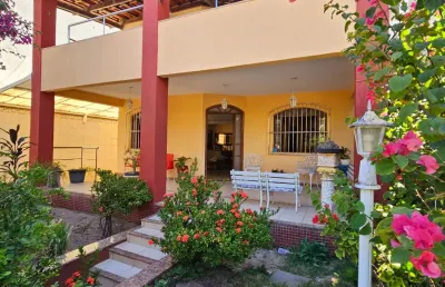 Casa com energia solar em salvador, com 4 suítes, próximo a praia.