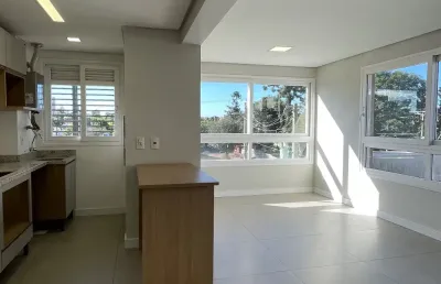 Apartamento moderno e com ótima posição solar em excelente localização.