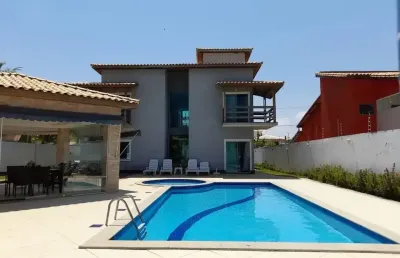 Encantadora casa mobiliada com 04 quartos e piscina privativa!