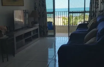 Apartamento 2 dormitórios sacada na sala frente mar guilhermina