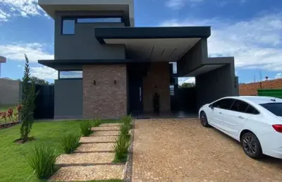 Sobrado com 260 m² à venda no condomínio alto do castelo