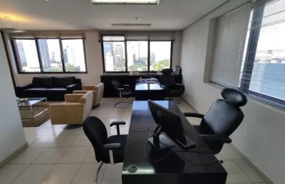 Conjunto de 4 salas comerciais mobiliadas, total de  120 m², localização privilegiada