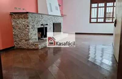 Casa térrea com 3 dormitórios no planalto paulista!