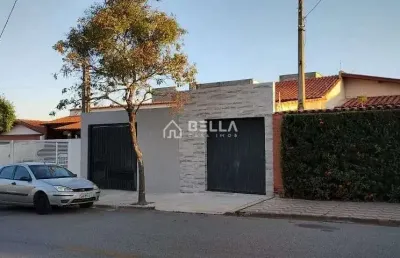 Casa 3 dormitórios + salão comercial à venda ou locação** 