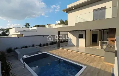 Casa à venda,área construída de 180m²  •	3 dormitórios sendo 3 suítes •4 vagas de garagem sendo 2 c