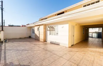 Casa ampla 7 quartos 2 suítes 230m² + 2 apartamentos 43m² cada no xaxim