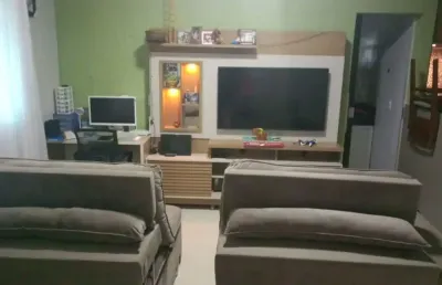 Linda casa a venda na 1029 samambaia com 3 quartos sendo uma suíte - garagem para uns  carros com churrasqueira- fino acabamento