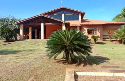 Linda propriedade a venda são 40.000 m² com 3 casas distintas -toda murada estuda troca/permuta em carros ou imóveis escriturados de menor valor