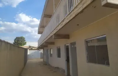 Ótimo prédio com 8 kits uma linda casa e um lote com muito espaço  a venda em taguatinga sul na qsc