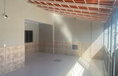 Ótima casa desocupada a venda em samambaia casa com 3 quartos reformada excelente vizinhança e localização