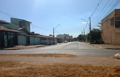 Ótimo lote próximo ao metrô a venda na qr 210/208 lote ja limpo pronto para construir um prédio comércial ou casa a gosto