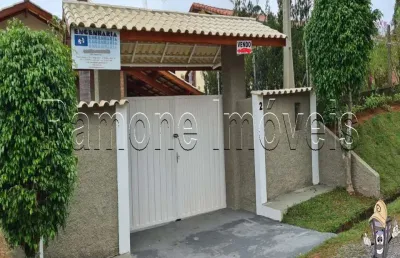 Casa a venda no condomínio fechado portal de ibiúna área total de 1.000 m², com casa ampla de 162 m², sendo 3 dormitórios com 1 suíte