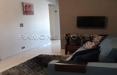 Vende-se apto de  3 dormitórios grandes com armários embutidos e 1 suíte com banheira. 1 banheiro social, sala ampla para 2 ambientes, cozinha planeja