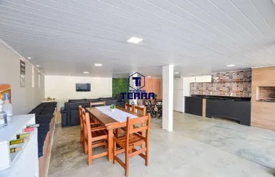 Linda casa com 3 quartos, sendo 1 suíte no condomínio alferes tiradentes