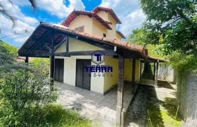 Casa com 5 quartos e amplo quintal, na região de pendotiba!!
