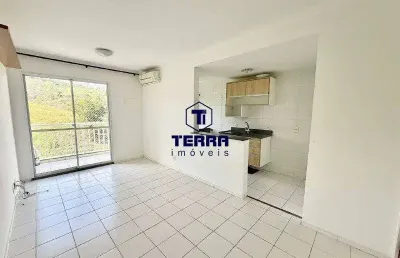 Ótimo apartamento de 2 quartos com suíte em maria paula!