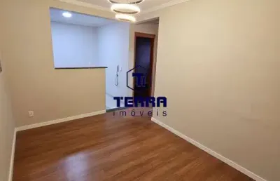 Apartamento 2 quartos reformado em condomínio com lazer!