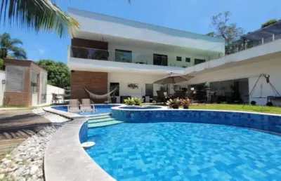 Casa encantadora no itaguá – ubatuba descubra o equilíbrio perfeito entre conforto, privacidade e lazer nesta residência exclusiva localizada em condomínio fechado no itaguá, uma das áreas mais valori