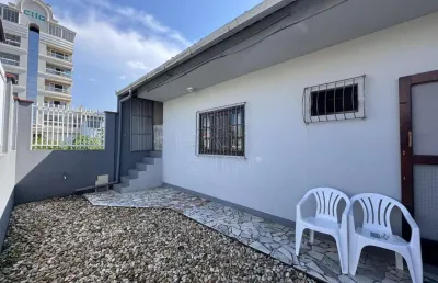 Casa em centro apenas 160 metros da praia -  navegantes