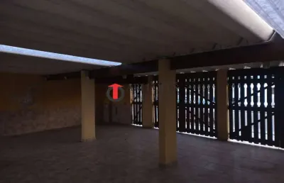 Casa mobiliada com área gourmet e garagem para 4 carros