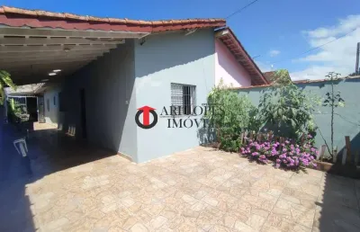 Casa com edícula, churrasqueira e fogão a lenha no itaguaí 650 m da praia
