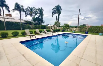 Casa de campo espetacular em condomínio próximo ao cacau park!