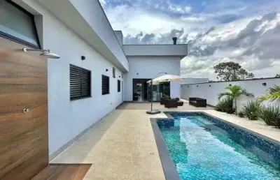 Casa de condomínio à venda – alphaville lagoa dos ingleses, nova lima/mg  charmosa residência de 200m², construída em 2019, localizada em um dos endereços mais desejados de nova lima. com design moder