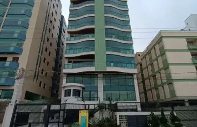 Apartamento com localização privilegiada, de frente para o mar!