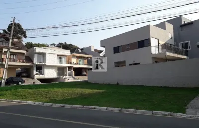 Terreno esquina em cond. fechado com piscina, salão  e projeto aprovado