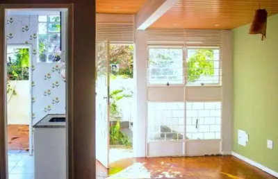Casa com 2 quartos para alugar na Rua Abre Campo, 103, Santo Antônio, Belo Horizonte