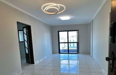 Apartamento perto da praia, com 1 quarto no forte - praia grande