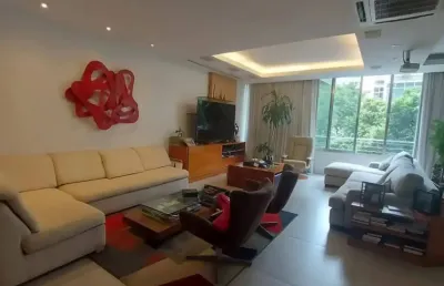 Lindo apartamento em rua privilegiada de copacabana, nada a fazer. entrar e morar.