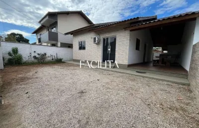 Casa com 3 quartos para alugar na rua fidélis govoni, 840, campeche, florianópolis por r$ 4.500