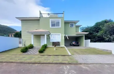 Casa em condomínio fechado com 3 quartos para alugar na rua da capela, 505, campeche, florianópolis por r$ 14.000
