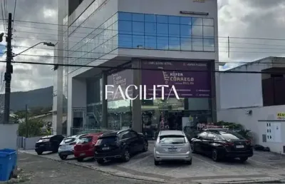 Sala comercial para alugar na rua joão pio duarte silva, 1177, córrego grande, florianópolis por r$ 9.000