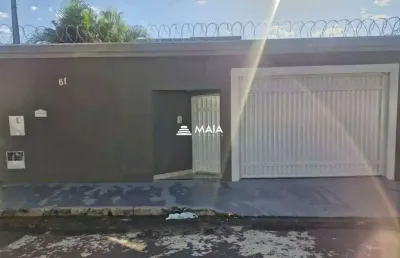 Casa com 3 quartos para alugar na Nossa Senhora da Abadia, Uberaba 