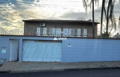 Casa com 5 quartos para alugar no Jardim São Bento, Uberaba 