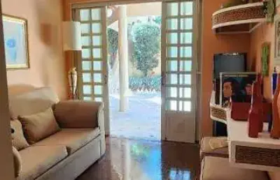 Casa com 3 quartos à venda na Vila Militar, Uberaba 