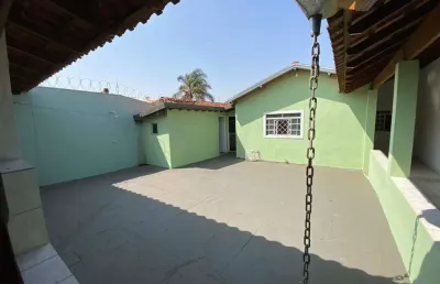 Casa com 3 quartos para alugar no Conjunto José Vallim de Melo, Uberaba 